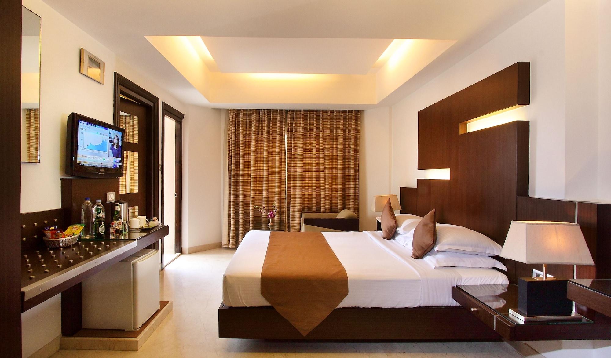 The President Hotel Bangalore Exterior photo