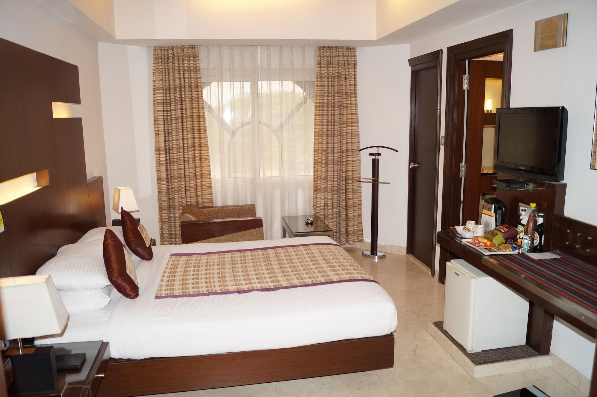 The President Hotel Bangalore Exterior photo