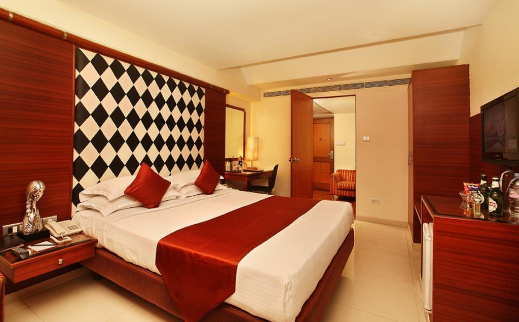 The President Hotel Bangalore Exterior photo