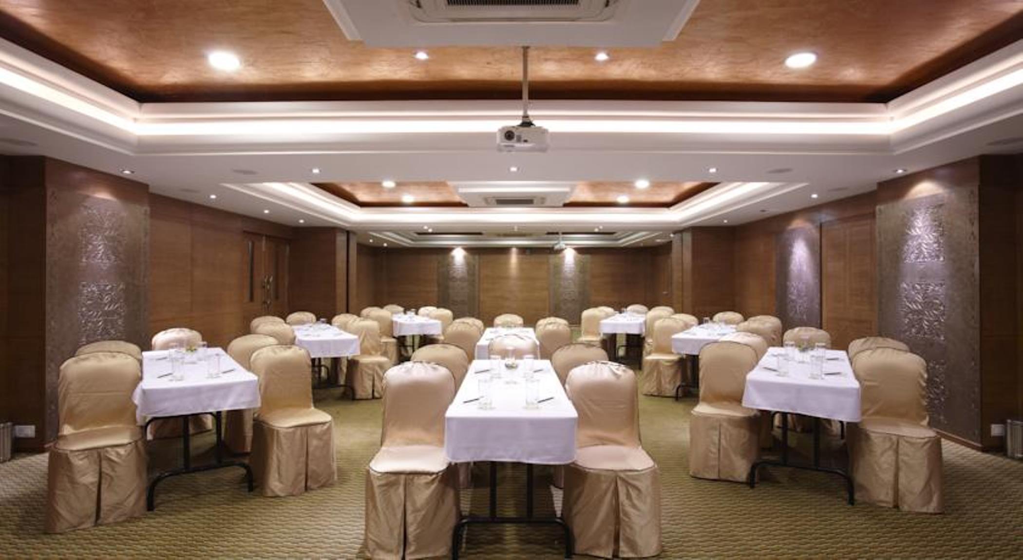 The President Hotel Bangalore Exterior photo