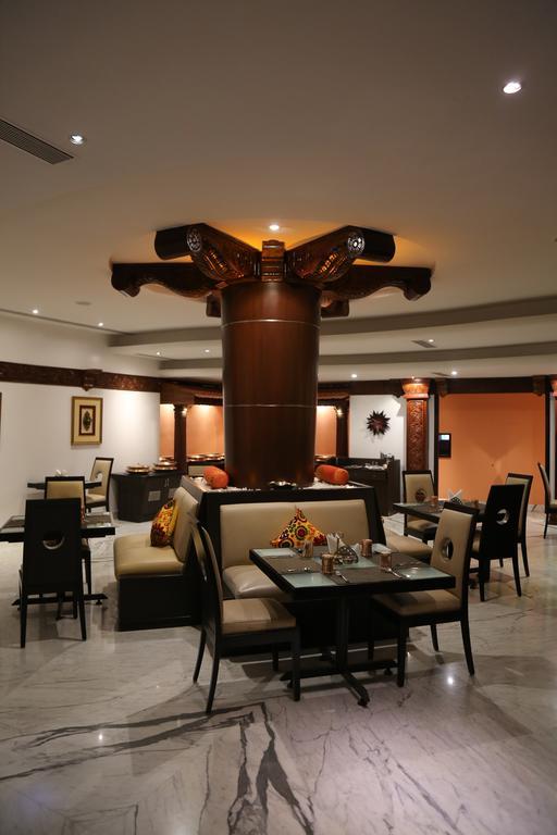 The President Hotel Bangalore Exterior photo
