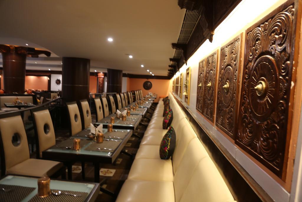 The President Hotel Bangalore Exterior photo